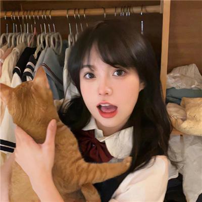 穿进末世后，我与仇人同居了